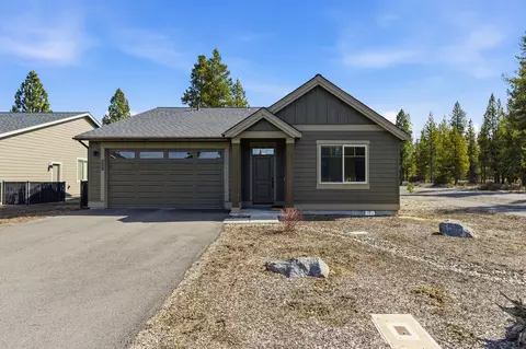51900 Settler Dr, La Pine, OR 97739