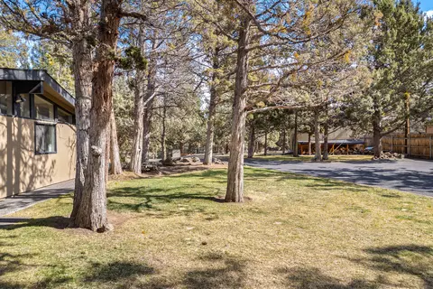 Exterior - 132 SE 16th St, Bend, OR 97702 photo 13 of 21