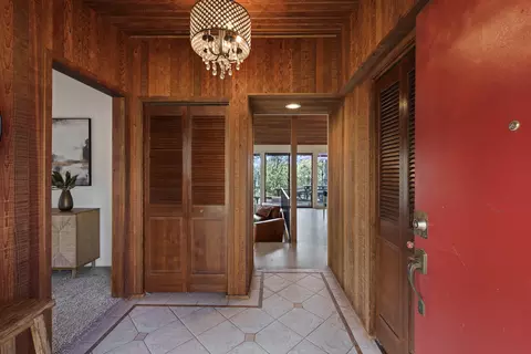 Entry Way - 132 SE 16th St, Bend, OR 97702 photo 1 of 2