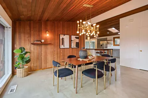 Dining - 132 SE 16th St, Bend, OR 97702 photo 3 of 5