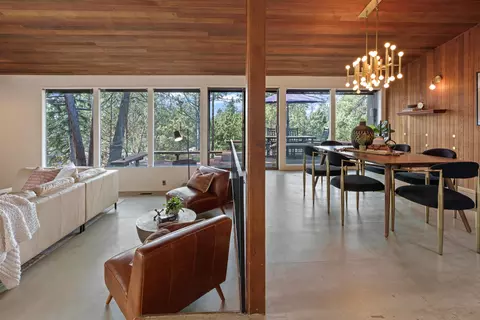 Dining - 132 SE 16th St, Bend, OR 97702 photo 1 of 5