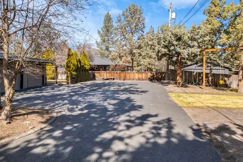 Exterior - 132 SE 16th St, Bend, OR 97702 photo 2 of 21