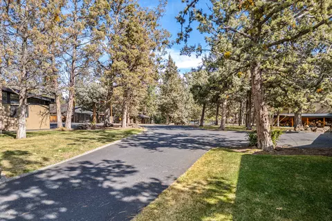 Exterior - 132 SE 16th St, Bend, OR 97702 photo 1 of 21