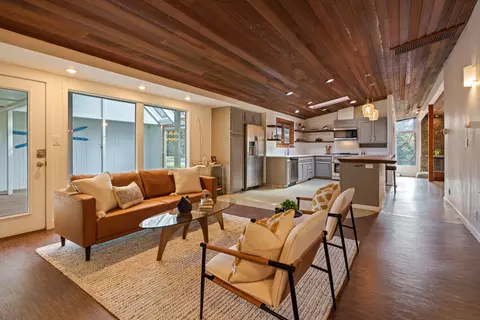 Living - 132 SE 16th St, Bend, OR 97702 photo 5 of 5
