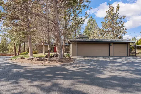 Exterior - 132 SE 16th St, Bend, OR 97702 photo 3 of 21