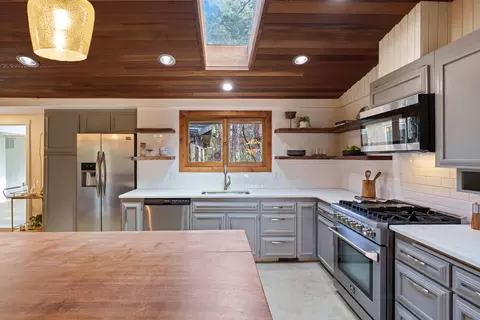 Kitchen - 132 SE 16th St, Bend, OR 97702 photo 2 of 3