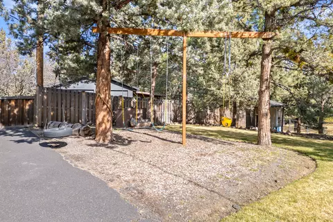 Exterior - 132 SE 16th St, Bend, OR 97702 photo 19 of 21
