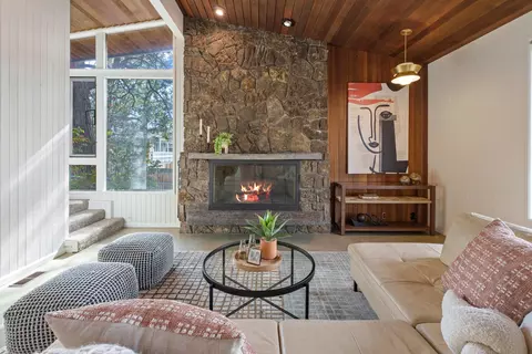 Living - 132 SE 16th St, Bend, OR 97702 photo 2 of 5