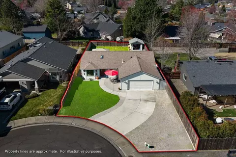 3053 Adams Cir, Medford, OR 97504