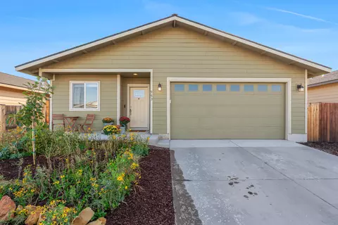 963 SE Maliah Ave, Madras, OR 97741