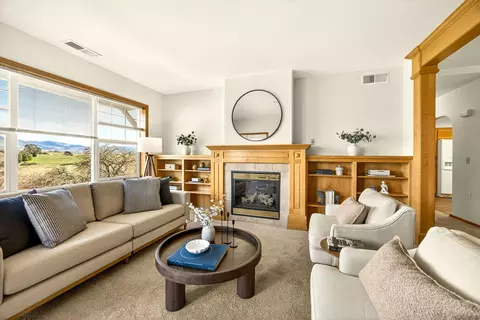 982 Golden Aspen Pl, Ashland, OR 97520
