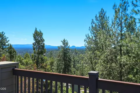 1989 NW Iowa Ave, Bend, OR 97703