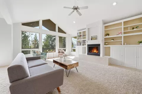 1989 NW Iowa Ave, Bend, OR 97703
