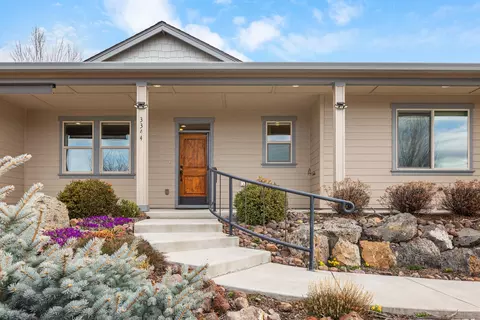 3344 SW Cascade Vista Dr, Redmond, OR 97756