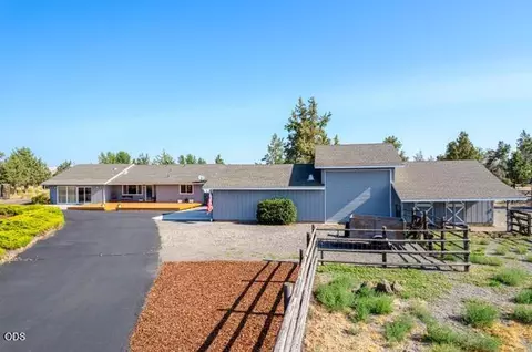 1923 NE Upas Ave, Redmond, OR 97756