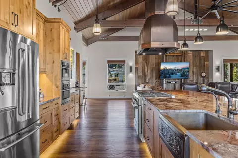 Kitchen - 64105 Johnson Rd, Bend, OR 97703 photo 2 of 5