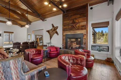 Living - 64105 Johnson Rd, Bend, OR 97703 photo 5 of 6