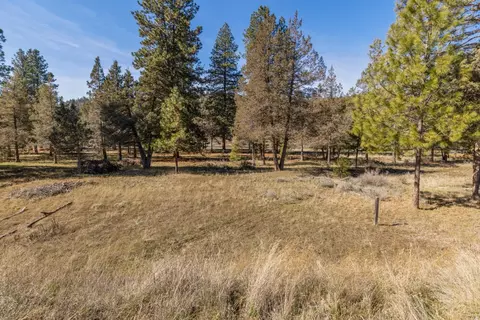 1132 Paper Birch Way, Klamath Falls, OR 97601