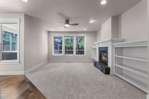 Living - 19147 Park Commons Dr, Bend, OR 97703 photo 4 of 8