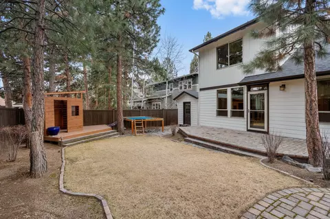 Exterior - 19147 Park Commons Dr, Bend, OR 97703 photo 9 of 13