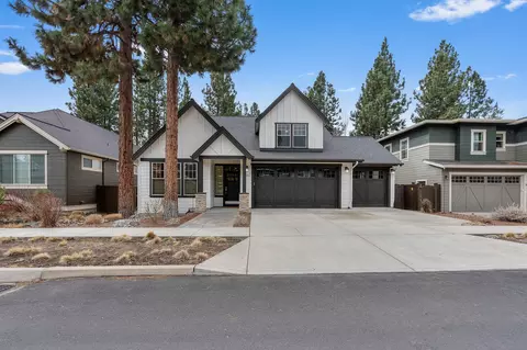 Exterior - 19147 Park Commons Dr, Bend, OR 97703 photo 2 of 13