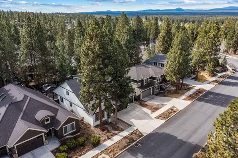 View/Area - 19147 Park Commons Dr, Bend, OR 97703 photo 1 of 7