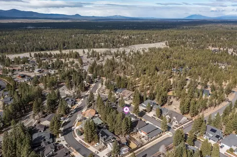 View/Area - 19147 Park Commons Dr, Bend, OR 97703 photo 3 of 7