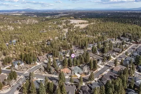 View/Area - 19147 Park Commons Dr, Bend, OR 97703 photo 5 of 7