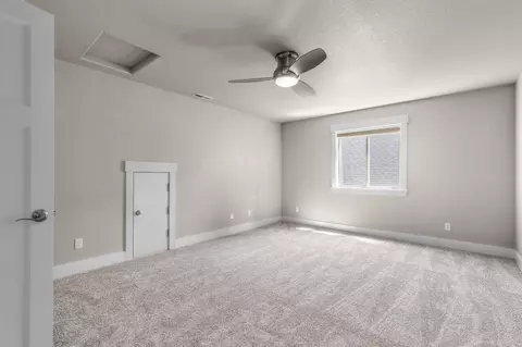 Bedroom - 19147 Park Commons Dr, Bend, OR 97703 photo 7 of 9