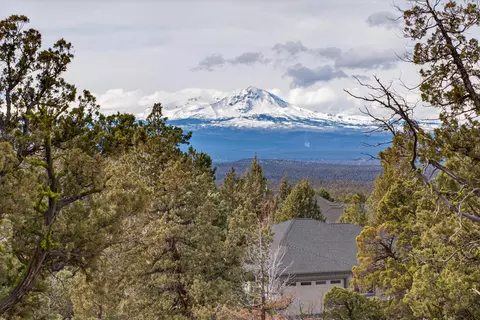 1386 Spring Ridge Ct, Redmond, OR 97756