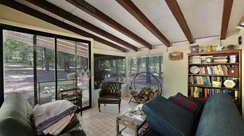 Exterior - 13007 Perry Rd, Central Point, OR 97502 photo 6 of 12