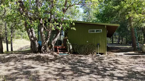 13007 Perry Rd, Central Point, OR 97502