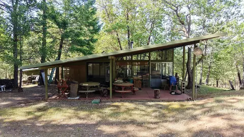 Exterior - 13007 Perry Rd, Central Point, OR 97502 photo 2 of 12
