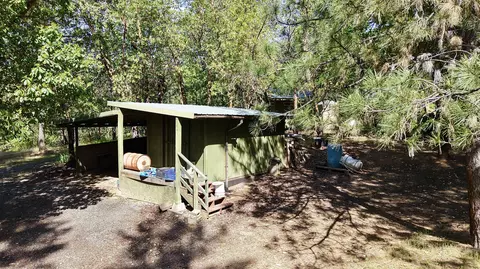 Exterior - 13007 Perry Rd, Central Point, OR 97502 photo 4 of 12