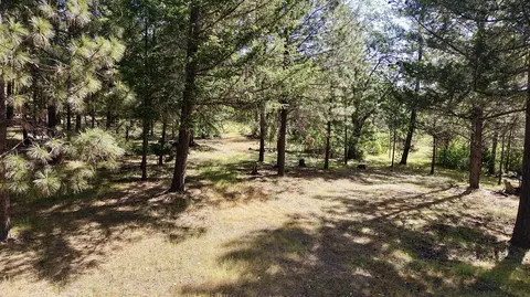 Exterior - 13007 Perry Rd, Central Point, OR 97502 photo 5 of 12