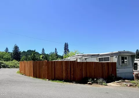 7001 Rogue River Hwy #SPC 29, Grants Pass, OR 97527