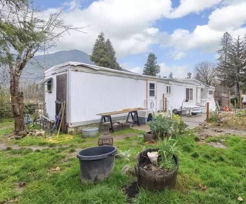 7001 Rogue River Hwy #SPC 29, Grants Pass, OR 97527