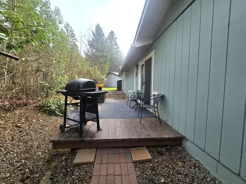 Exterior - 243 Shadowbrook Dr, Cave Junction, OR 97523 photo 7 of 10