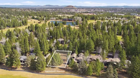 61734 Tam Mcarthur Loop, Bend, OR 97702 photo 2