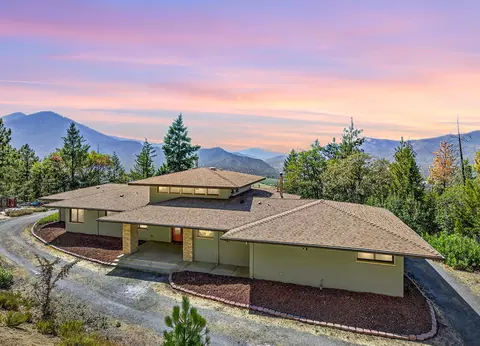 615 Tumbleweed Trl, Jacksonville, OR 97530