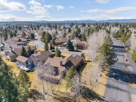 View/Area - 62029 Fall Creek Loop, Bend, OR 97702 photo 5 of 6