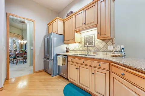 Kitchen - 62029 Fall Creek Loop, Bend, OR 97702 photo 4 of 4