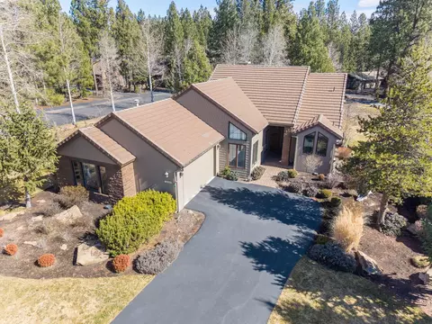 View/Area - 62029 Fall Creek Loop, Bend, OR 97702 photo 6 of 6