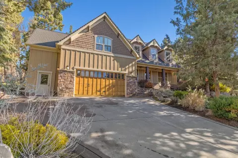 11017 Siskin Ln, Klamath Falls, OR 97601