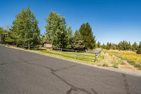 Exterior - 22030 Stormy Ln, Bend, OR 97701 photo 31 of 35