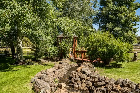 Exterior - 22030 Stormy Ln, Bend, OR 97701 photo 18 of 35
