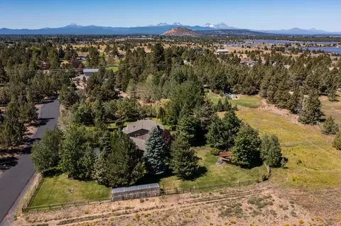 View/Area - 22030 Stormy Ln, Bend, OR 97701 photo 2 of 4