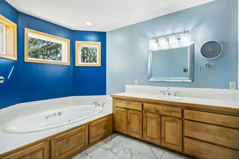Bath - 22030 Stormy Ln, Bend, OR 97701 photo 1 of 7