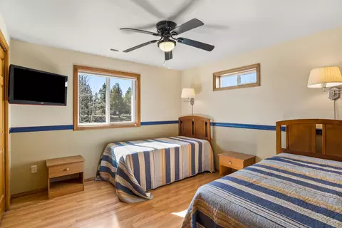 Bedroom - 22030 Stormy Ln, Bend, OR 97701 photo 6 of 8