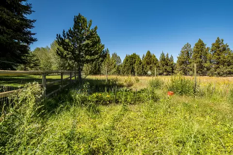 Exterior - 22030 Stormy Ln, Bend, OR 97701 photo 20 of 35